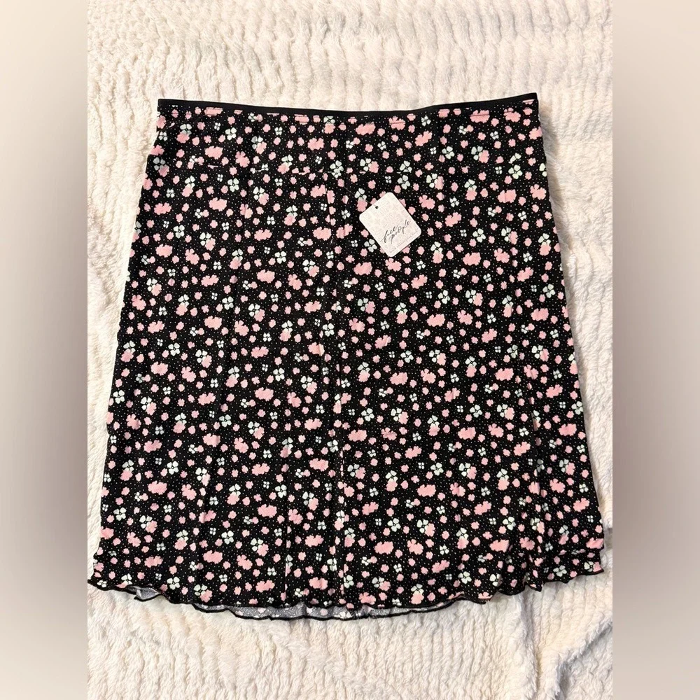 Free People Floral Mini‎ Slip Skirt NWT Black Motif Pink Ditsy Print Size 4